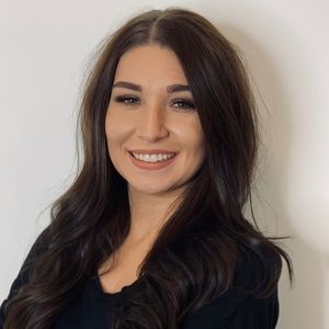 Meet your Posher, Courtney